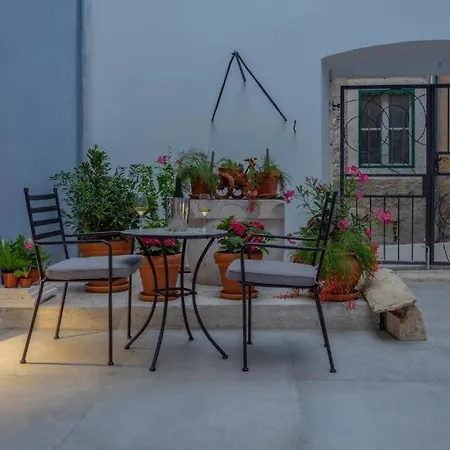 Boutique Mirabilis شقة